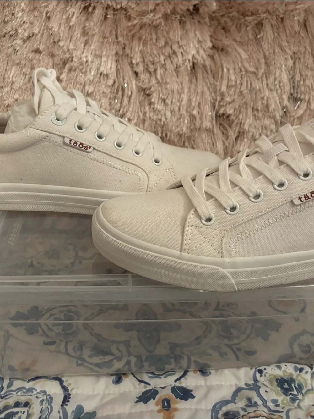Taos Footwear white Canvas Low-Top Sneakers-NWOT- No box